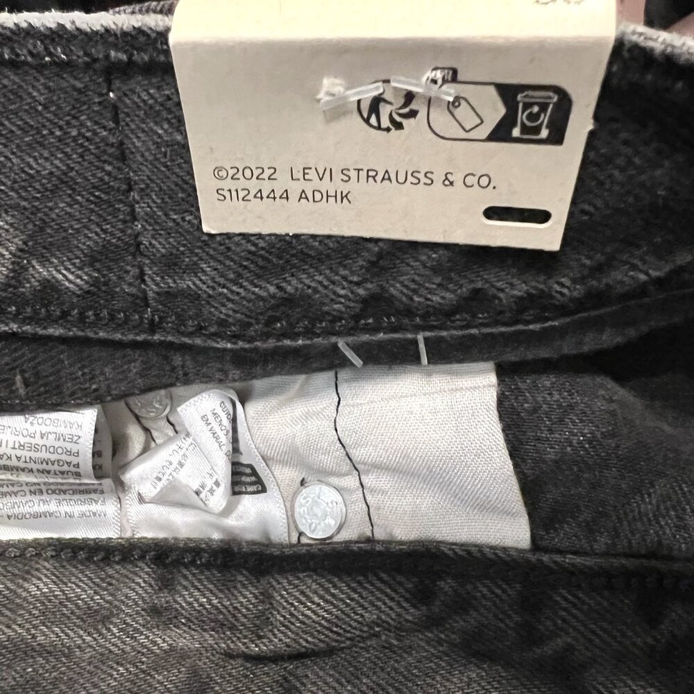 Levi Strauss & Co.501 Shorts-NWT-Black-Women's Distressed A high Rise-Button Fly - Picture 10 of 14